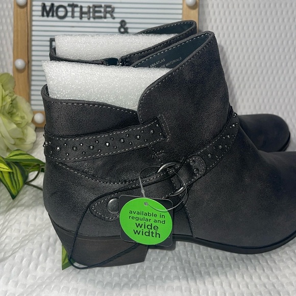 NEW WITH TAGS
A.N.A Cognac Faux Atlas Low Combat Boots - Picture 3 of 5